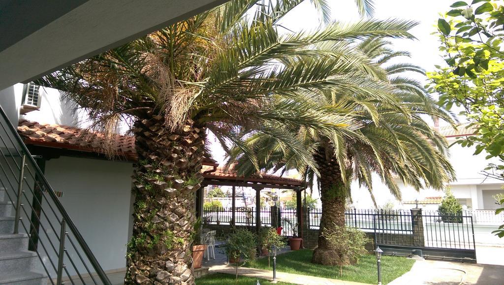 Aimilias Family Apartments Nea Vrasna Exterior photo