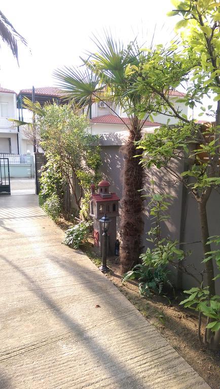 Aimilias Family Apartments Nea Vrasna Exterior photo