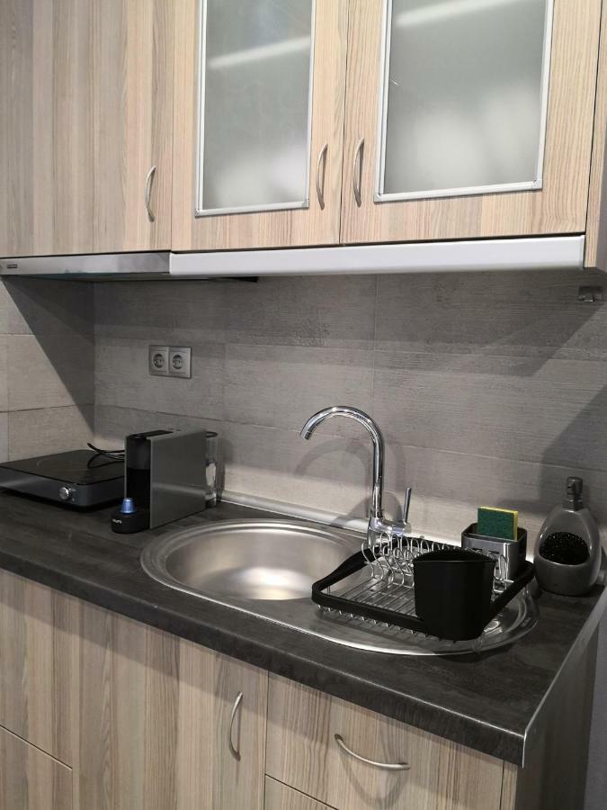 Aimilias Family Apartments Nea Vrasna Exterior photo
